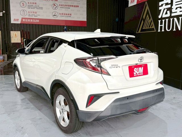 豪華型 定速/感應式雨刷/倒車顯影/免KEY/恆溫空調/光感應頭燈/LED頭燈/胎壓監控  第2張相片