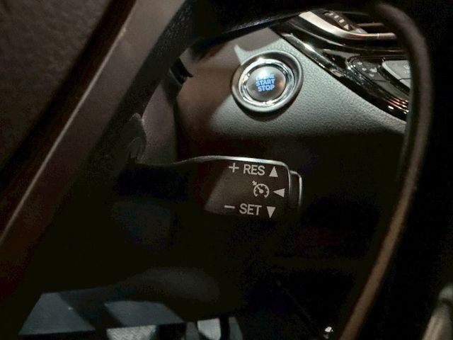 豪華型 定速/感應式雨刷/倒車顯影/免KEY/恆溫空調/光感應頭燈/LED頭燈/胎壓監控  第10張相片