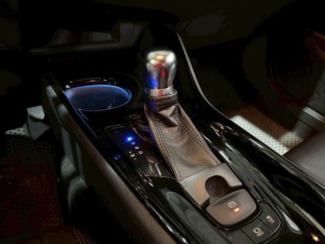 豪華型 定速/感應式雨刷/倒車顯影/免KEY/恆溫空調/光感應頭燈/LED頭燈/胎壓監控  第12張相片