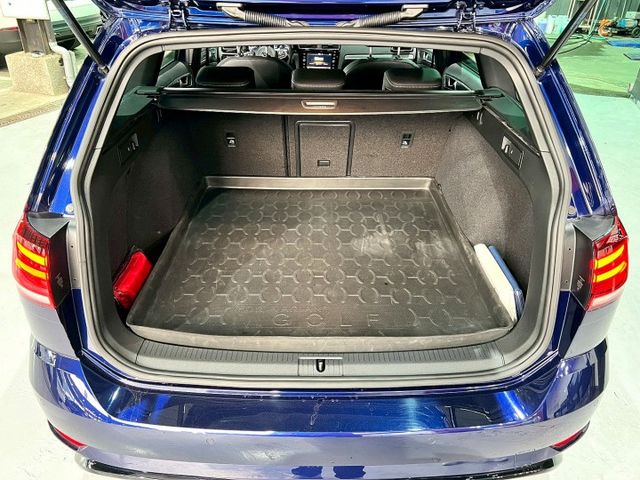 Golf Variant R-Line ACC跟車/換檔撥片/免KEY/電動座椅/全景天窗/空力套件/感應雨刷/感應頭燈  第3張相片