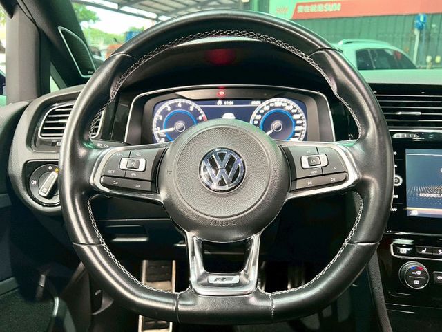 Golf Variant R-Line ACC跟車/換檔撥片/免KEY/電動座椅/全景天窗/空力套件/感應雨刷/感應頭燈  第7張相片