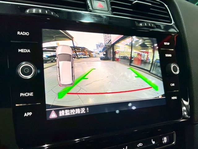 Golf Variant R-Line ACC跟車/換檔撥片/免KEY/電動座椅/全景天窗/空力套件/感應雨刷/感應頭燈  第15張相片
