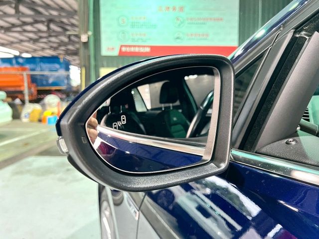 Golf Variant R-Line ACC跟車/換檔撥片/免KEY/電動座椅/全景天窗/空力套件/感應雨刷/感應頭燈  第17張相片