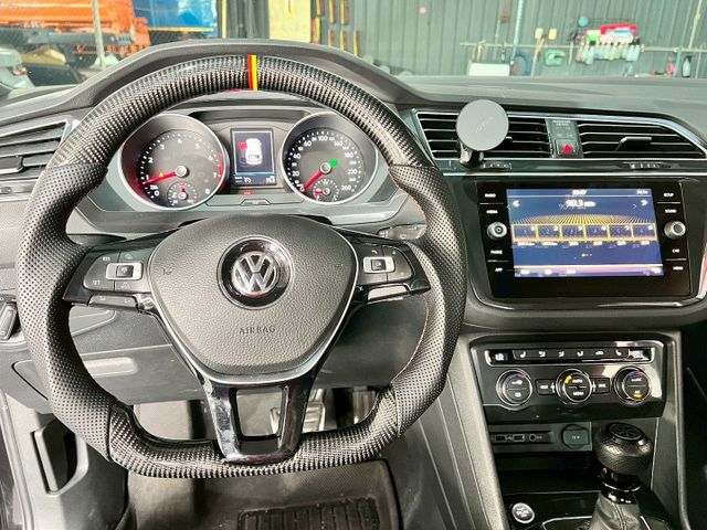 原鈑件/感應式雨刷/倒車顯影/免KEY/ACC跟車/電動座椅/恆溫空調/感應頭燈/電動尾門  第8張相片