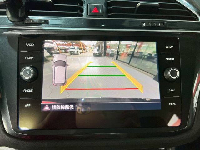 原鈑件/感應式雨刷/倒車顯影/免KEY/ACC跟車/電動座椅/恆溫空調/感應頭燈/電動尾門  第13張相片