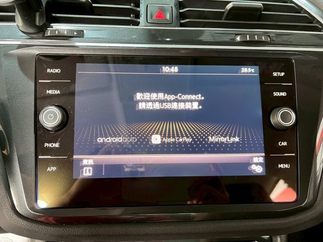 原鈑件/感應式雨刷/倒車顯影/免KEY/ACC跟車/電動座椅/恆溫空調/感應頭燈/電動尾門  第14張相片