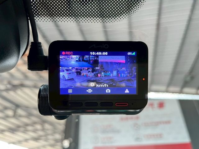 原鈑件/感應式雨刷/倒車顯影/免KEY/ACC跟車/電動座椅/恆溫空調/感應頭燈/電動尾門  第15張相片