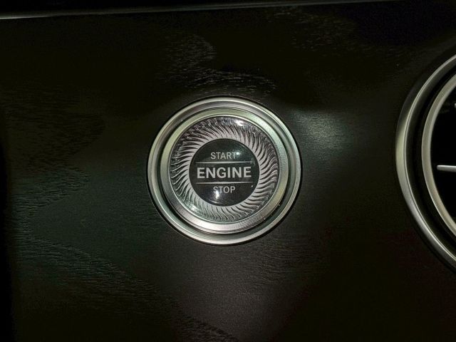 換檔撥片/感應式雨刷/ACC跟車/電動座椅/光感應頭燈/電動尾門/天窗/盲點偵測  第12張相片