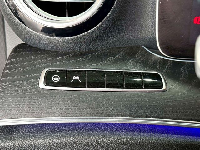 換檔撥片/感應式雨刷/ACC跟車/電動座椅/光感應頭燈/電動尾門/天窗/盲點偵測  第14張相片