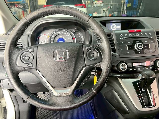 2.4 VTi-S 定速/感應式雨刷/換檔撥片/倒車顯影/恆溫空調/光感應頭燈/天窗  第7張相片