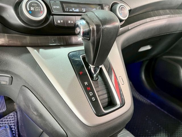 2.4 VTi-S 定速/感應式雨刷/換檔撥片/倒車顯影/恆溫空調/光感應頭燈/天窗  第11張相片