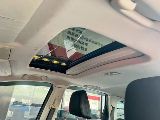 2.4 VTi-S 定速/感應式雨刷/換檔撥片/倒車顯影/恆溫空調/光感應頭燈/天窗  第13張相片