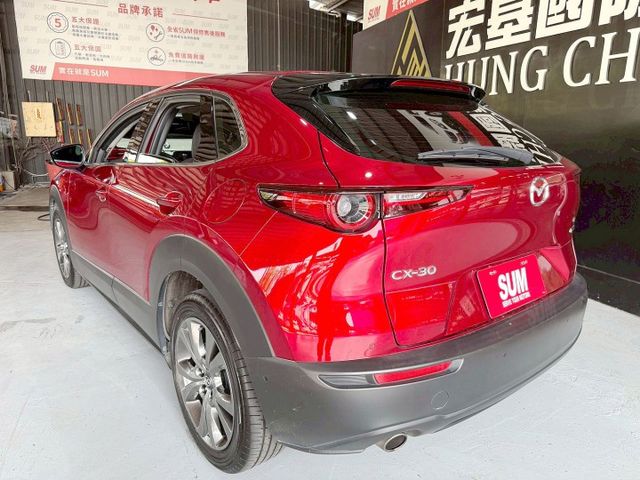 旗艦進化型 感應雨刷/換檔撥片/免鑰/360環景/盲點偵測/ACC/抬顯/電動座椅/電動尾門/主動轉向頭燈/bose音響  第2張相片