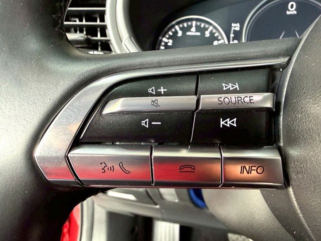 旗艦進化型 感應雨刷/換檔撥片/免鑰/360環景/盲點偵測/ACC/抬顯/電動座椅/電動尾門/主動轉向頭燈/bose音響  第9張相片