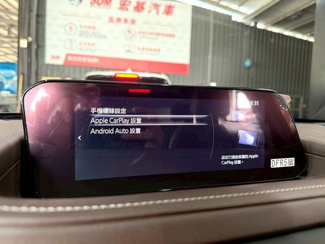 旗艦進化型 感應雨刷/換檔撥片/免鑰/360環景/盲點偵測/ACC/抬顯/電動座椅/電動尾門/主動轉向頭燈/bose音響  第17張相片