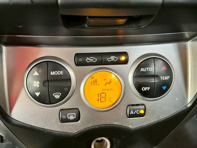 2013 Nissan Livina 1.6 C  第9張相片