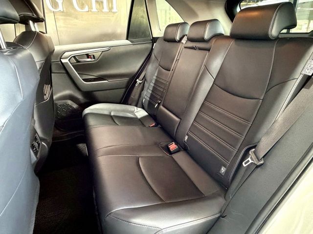 RAV4 2.0旗艦 感應式雨刷/360環景/免KEY/盲點偵測/ACC/抬顯/電動座椅/恆溫空調/感應頭燈/電動尾門  第7張相片