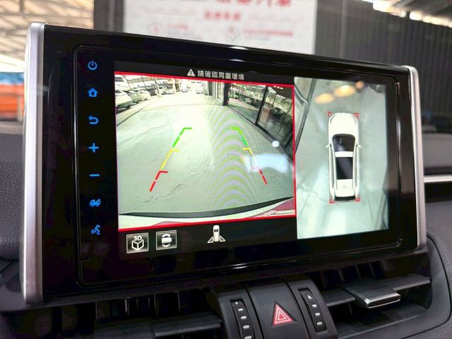 RAV4 2.0旗艦 感應式雨刷/360環景/免KEY/盲點偵測/ACC/抬顯/電動座椅/恆溫空調/感應頭燈/電動尾門  第14張相片