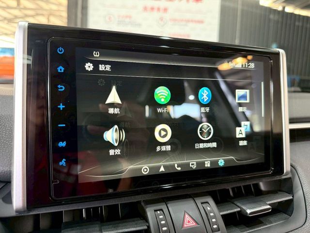RAV4 2.0旗艦 感應式雨刷/360環景/免KEY/盲點偵測/ACC/抬顯/電動座椅/恆溫空調/感應頭燈/電動尾門  第16張相片