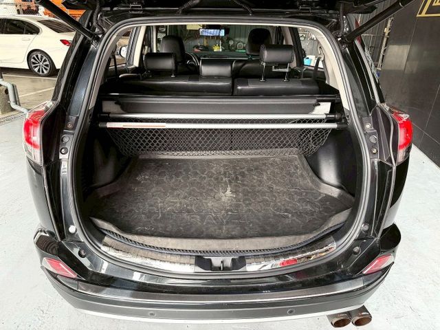 RAV4 2.0 尊爵版 360環景/免KEY/ACC跟車/抬顯/電動座椅/恆溫空調/電動尾門/感應頭燈/電子後視鏡  第3張相片