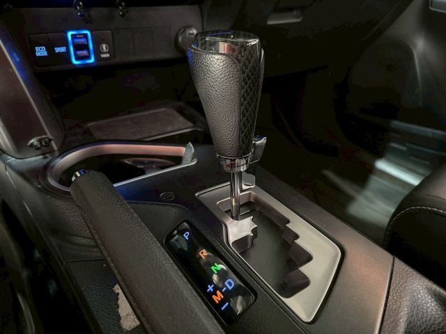 RAV4 2.0 尊爵版 360環景/免KEY/ACC跟車/抬顯/電動座椅/恆溫空調/電動尾門/感應頭燈/電子後視鏡  第13張相片