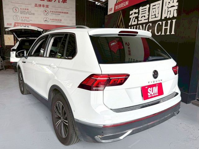 Tiguan 280 TSI Life 換檔撥片/感應雨刷/免KEY/360環景/恆溫空調/電動座椅/感應頭燈/電動尾門  第2張相片