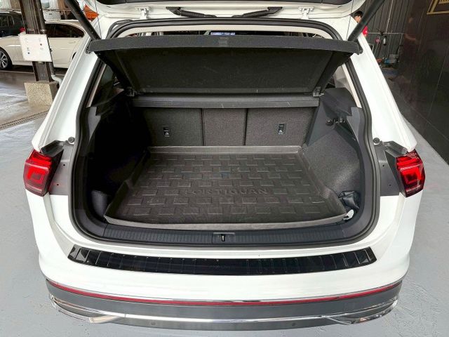 Tiguan 280 TSI Life 換檔撥片/感應雨刷/免KEY/360環景/恆溫空調/電動座椅/感應頭燈/電動尾門  第3張相片