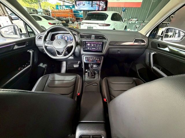 Tiguan 280 TSI Life 換檔撥片/感應雨刷/免KEY/360環景/恆溫空調/電動座椅/感應頭燈/電動尾門  第5張相片