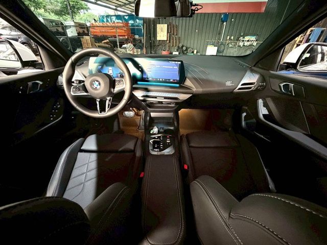 120 M Sport 360環景/免KEY/盲點偵測/ACC/抬顯/電動座椅/主動轉向頭燈/電動尾門/空力套件  第5張相片