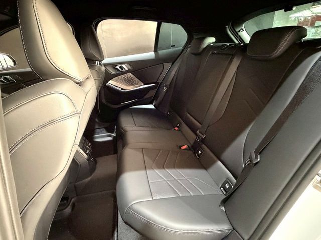 120 M Sport 360環景/免KEY/盲點偵測/ACC/抬顯/電動座椅/主動轉向頭燈/電動尾門/空力套件  第7張相片