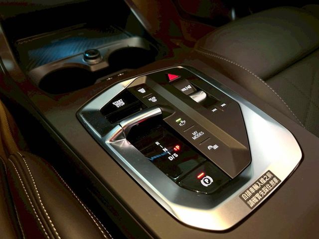 120 M Sport 360環景/免KEY/盲點偵測/ACC/抬顯/電動座椅/主動轉向頭燈/電動尾門/空力套件  第12張相片