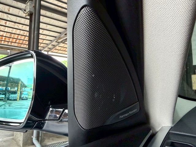 2019 BMW X3 20I 換檔撥片/感應雨刷/免KEY/360環景/盲點偵測/ACC/HK音響/電動座椅/電動尾門  第15張相片