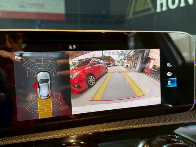 A200特仕版 定速/感應雨刷/換檔撥片/免KEY/倒車顯影/盲點偵測/恆溫空調/感應頭燈/觸控手寫板/氣氛燈  第15張相片