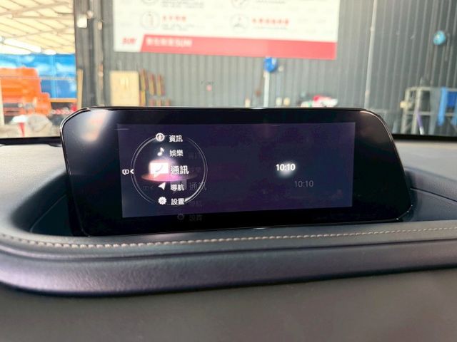 旗艦版 ACC跟車/感應雨刷/360環景/免KEY/抬顯/恆溫空調/感應頭燈/主動轉向頭燈/盲點偵測/CarPlay  第13張相片
