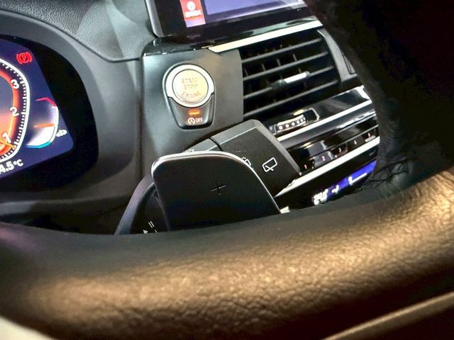 2019 BMW X3 20I 換檔撥片/感應雨刷/免KEY/360環景/盲點偵測/ACC/HK音響/電動座椅/電動尾門  第11張相片