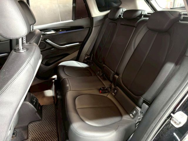 X1 sDrive18i領航版 定速/倒車顯影/感應雨刷/恆溫空調/免KEY/感應頭燈/電動尾門/抬顯/電動座椅  第7張相片