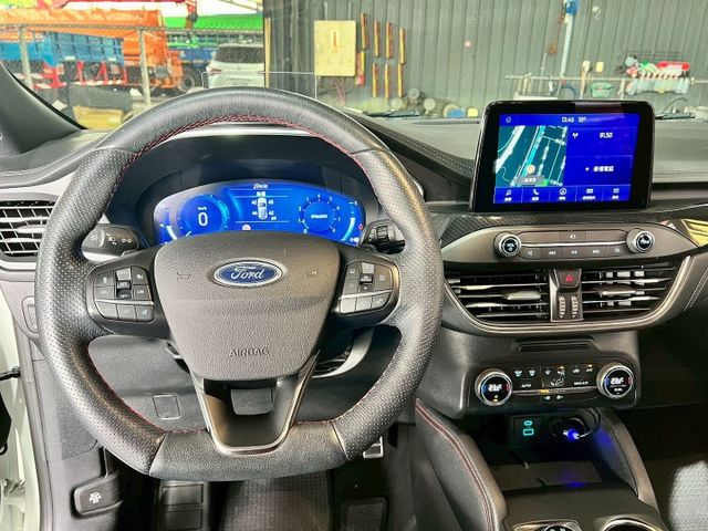 2022 Ford Kuga EcoBoost 250 AWD ST-Line  第8張相片