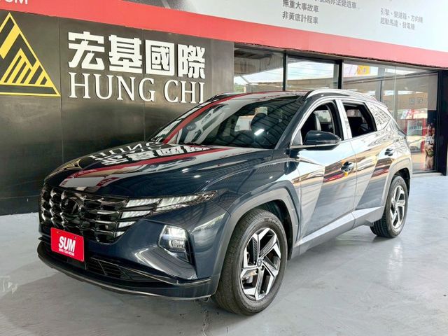 GLT-B  感應雨刷/換檔撥片/倒車顯影/免KEY/盲點偵測/ACC/恆溫空調/電動座椅/感應頭燈/全景天窗/電動尾門  第1張相片
