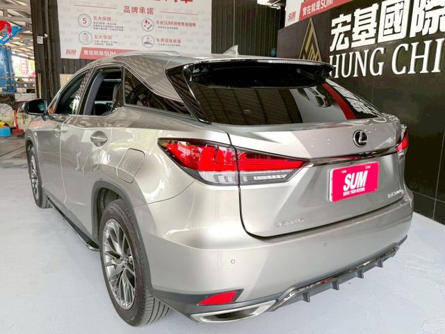 RX300 F Sport  換檔撥片/感應式雨刷/盲點偵測/免KEY/360環景/ACC/恆溫空調/電動座椅/感應頭燈  第2張相片