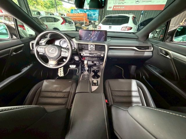 RX300 F Sport  換檔撥片/感應式雨刷/盲點偵測/免KEY/360環景/ACC/恆溫空調/電動座椅/感應頭燈  第5張相片