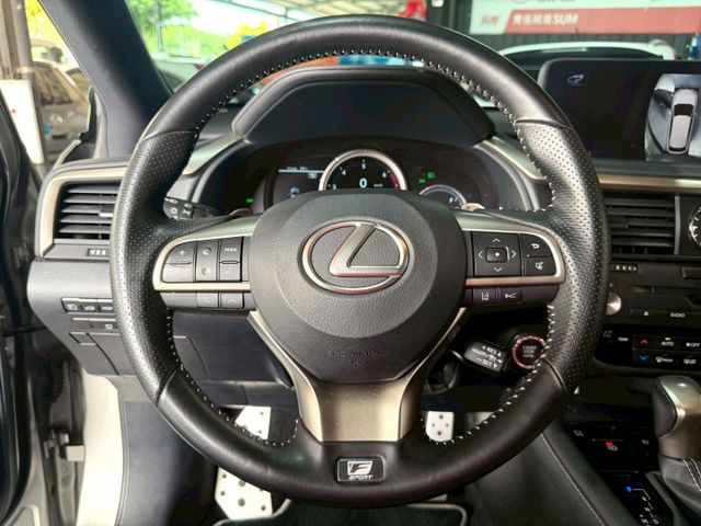 RX300 F Sport  換檔撥片/感應式雨刷/盲點偵測/免KEY/360環景/ACC/恆溫空調/電動座椅/感應頭燈  第8張相片