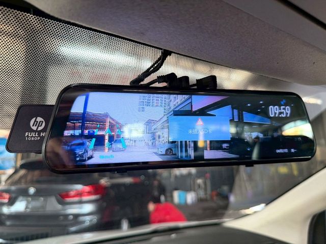 2016 Nissan Sentra 1.8 豪華環景版  第16張相片