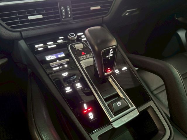 Cayenne Coupe 定速/免KEY/360環景/電動座椅/恆溫空調/感應頭燈/盲點偵測/電動尾翼  第11張相片