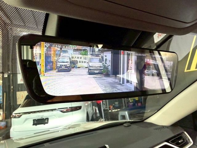 RAV4 2.0旗艦 感應式雨刷/360環景/免KEY/盲點偵測/ACC/抬顯/電動座椅/恆溫空調/感應頭燈/電動尾門  第17張相片