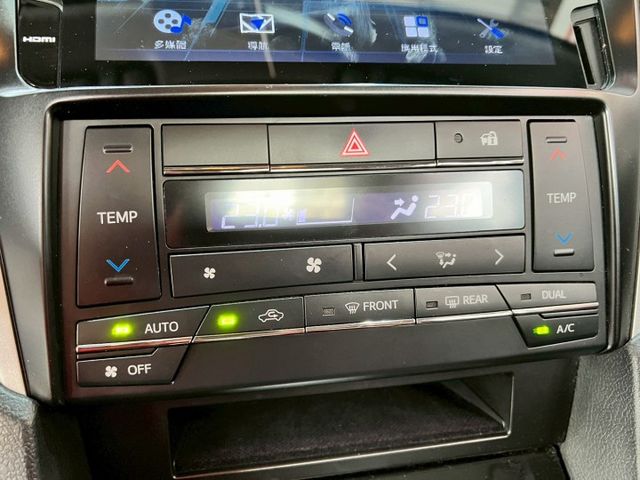 2019 Camry 雅緻 2.0 原鈑件/倒車顯影/恆溫空調/後座出風口/胎壓監控/抬頭顯示器  第10張相片