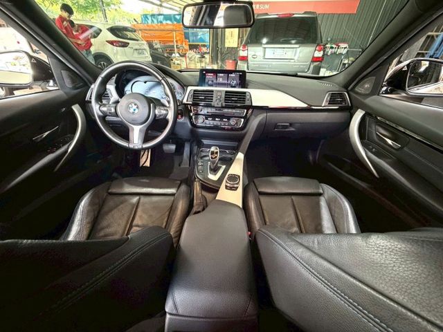 M Sport豪華白金版 定速/感應雨刷/換檔撥片/倒車顯影/免KEY/盲點偵測/恆溫空調/電動座椅/感應頭燈/  第4張相片