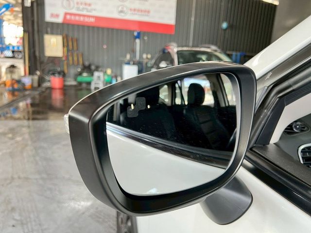 SKY-D AWD 定速/感應雨刷/倒車顯影/免KEY/盲點偵測/恆溫空調/電動座椅/感應頭燈/主動轉向頭燈/電動天窗  第18張相片