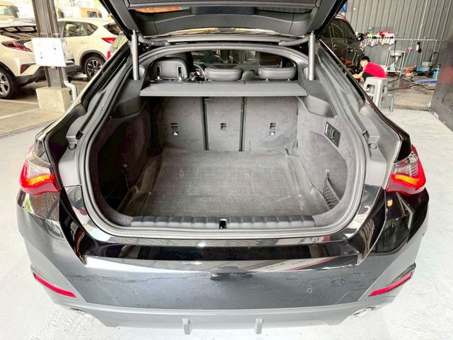 420i M Sport 感應雨刷/換檔撥片/免KEY/360環景/盲點偵測/ACC/恆溫空調/電動尾門  第3張相片