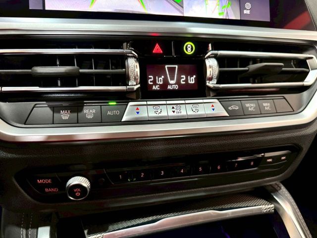 420i M Sport 感應雨刷/換檔撥片/免KEY/360環景/盲點偵測/ACC/恆溫空調/電動尾門  第14張相片