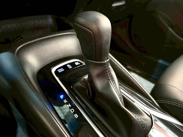 油電尊爵版 倒車顯影/免KEY/盲點偵測/ACC跟車/恆溫空調/感應頭燈/胎壓監控  第10張相片
